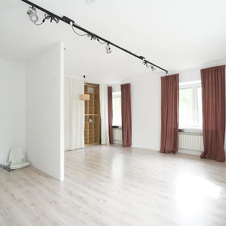 Apartment Prestige With A Living Room, Air Conditiong, Balcony & The View On Palace
