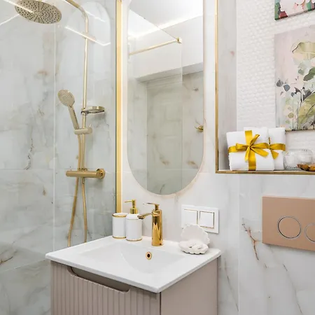 דירה Prestige With A Living Room, Air Conditiong, Balcony & The View On Palace ורשה