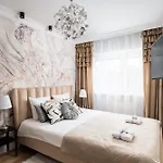 Prestige With A Living Room, Air Conditiong, Balcony & The View On Palace アパート ワルシャワ